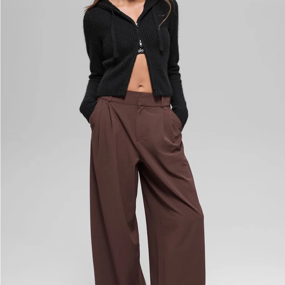 ALO Yoga Wide Leg Pants in Brown